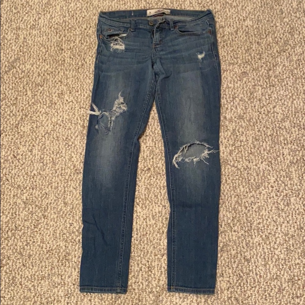 Used Hollister ripped jeans size 7R